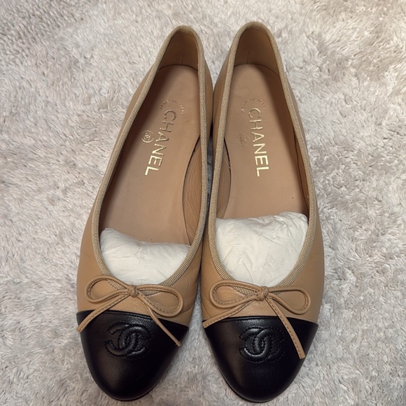 captoe sz 37.5 great condition. Only wear on sole. Selling as my feet are wider - Picture 2 of 6